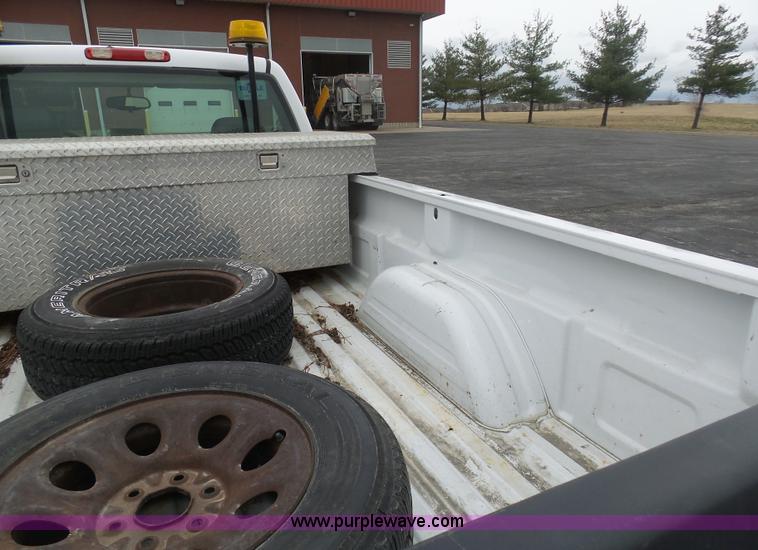 image for item BI9212 2005 Chevrolet Silverado 1500 pickup truck