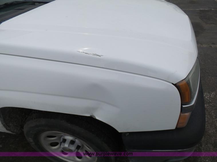 image for item BI9212 2005 Chevrolet Silverado 1500 pickup truck
