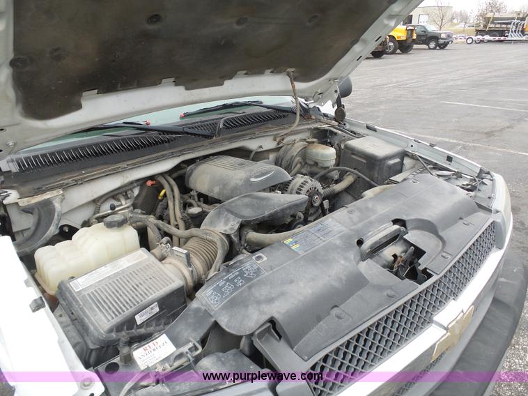 image for item BI9212 2005 Chevrolet Silverado 1500 pickup truck