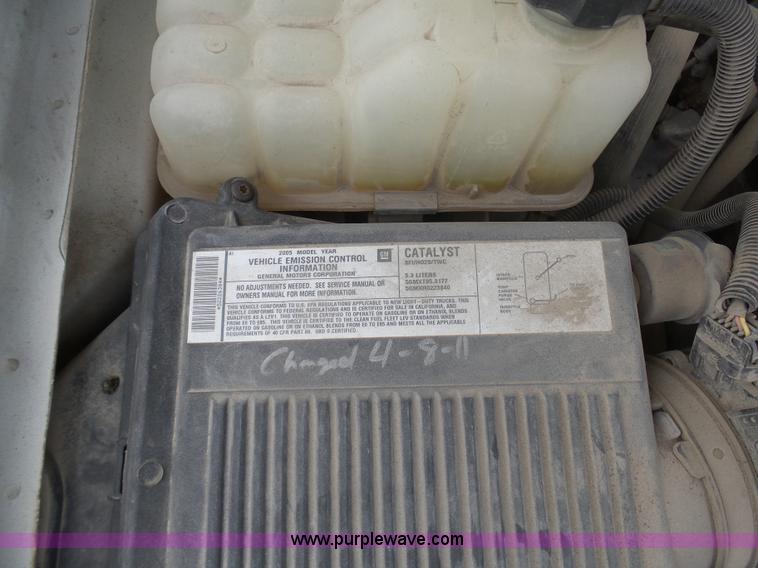 image for item BI9212 2005 Chevrolet Silverado 1500 pickup truck