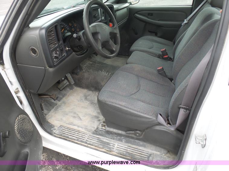 image for item BI9212 2005 Chevrolet Silverado 1500 pickup truck