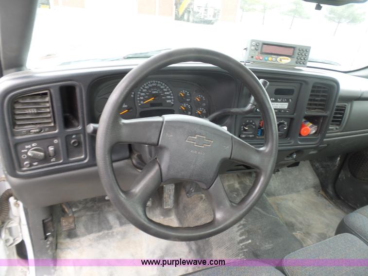 image for item BI9212 2005 Chevrolet Silverado 1500 pickup truck