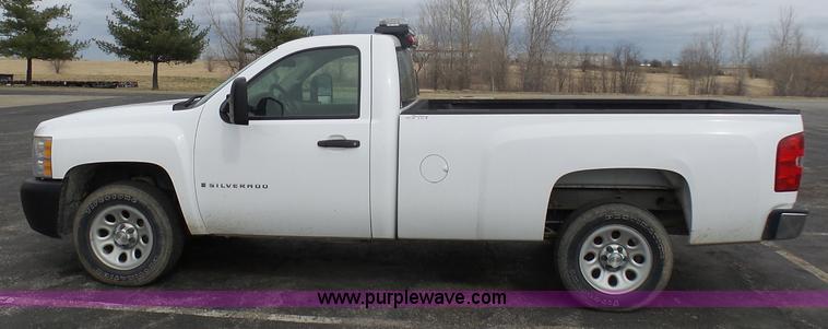 image for item BI9214 2007 Chevrolet Silverado 1500 pickup truck