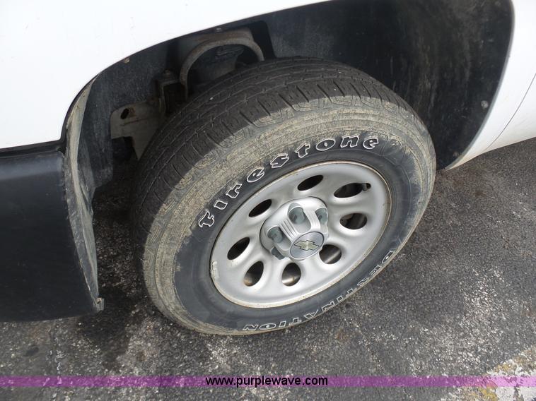 image for item BI9214 2007 Chevrolet Silverado 1500 pickup truck