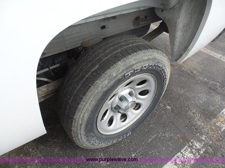 image for item BI9214 2007 Chevrolet Silverado 1500 pickup truck