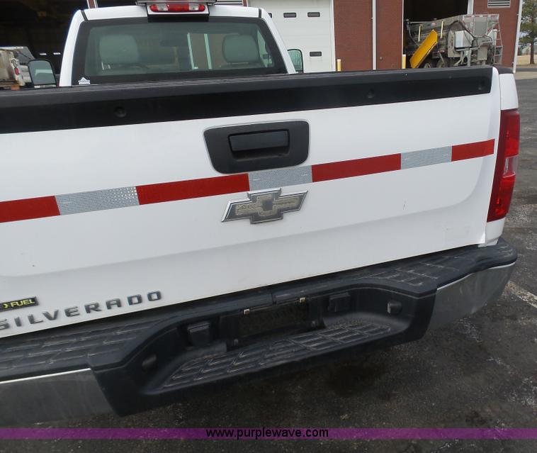 image for item BI9214 2007 Chevrolet Silverado 1500 pickup truck