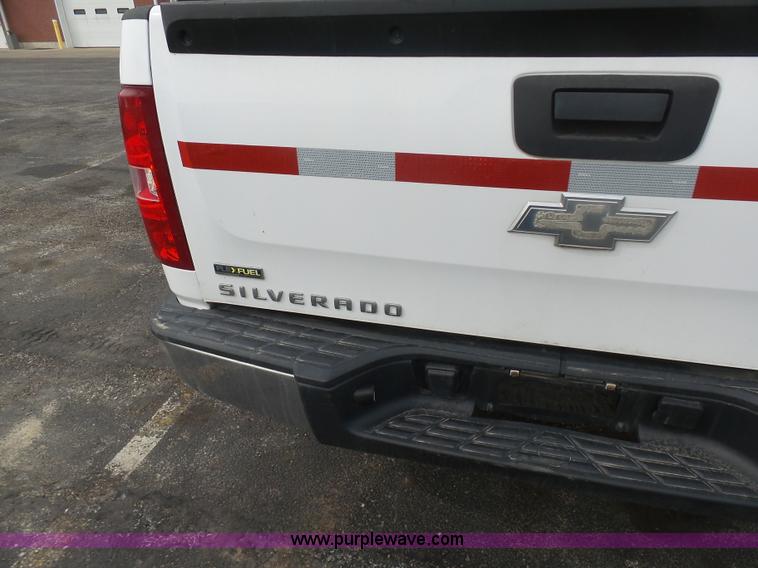 image for item BI9214 2007 Chevrolet Silverado 1500 pickup truck