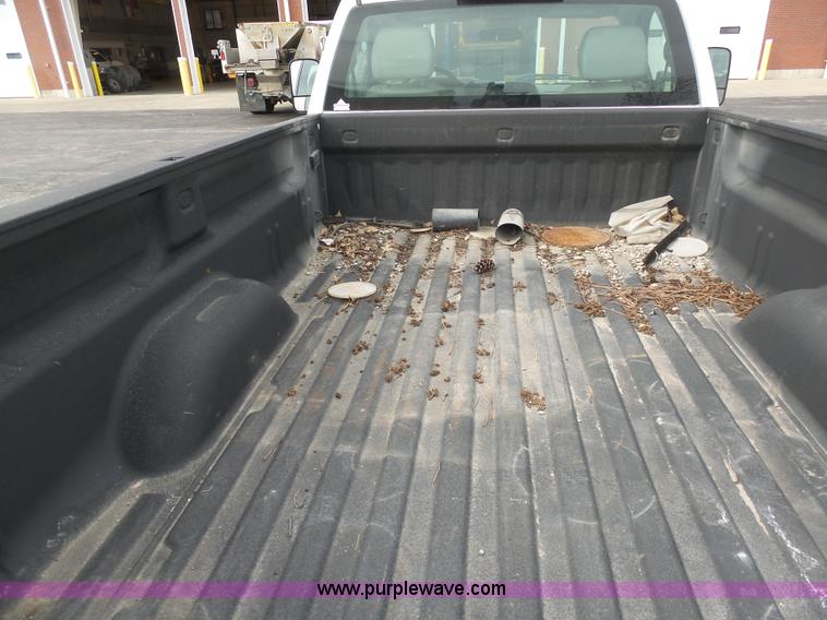 image for item BI9214 2007 Chevrolet Silverado 1500 pickup truck