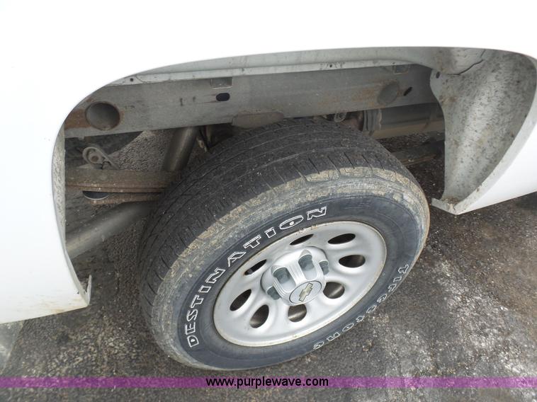 image for item BI9214 2007 Chevrolet Silverado 1500 pickup truck