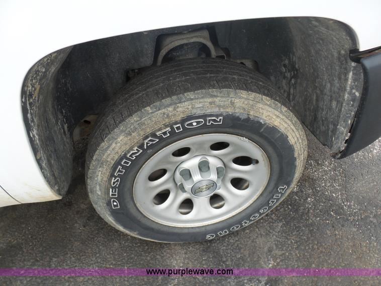 image for item BI9214 2007 Chevrolet Silverado 1500 pickup truck