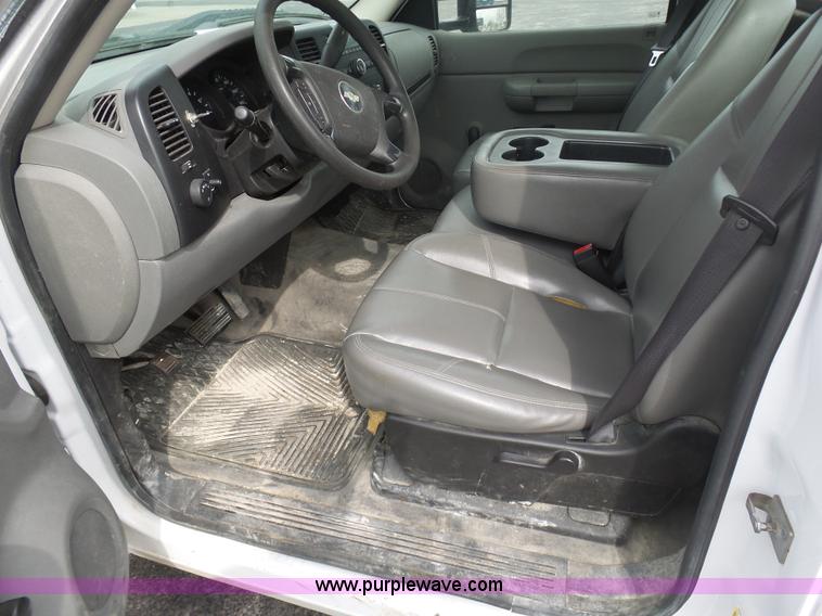 image for item BI9214 2007 Chevrolet Silverado 1500 pickup truck