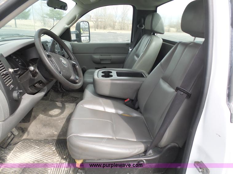 image for item BI9214 2007 Chevrolet Silverado 1500 pickup truck