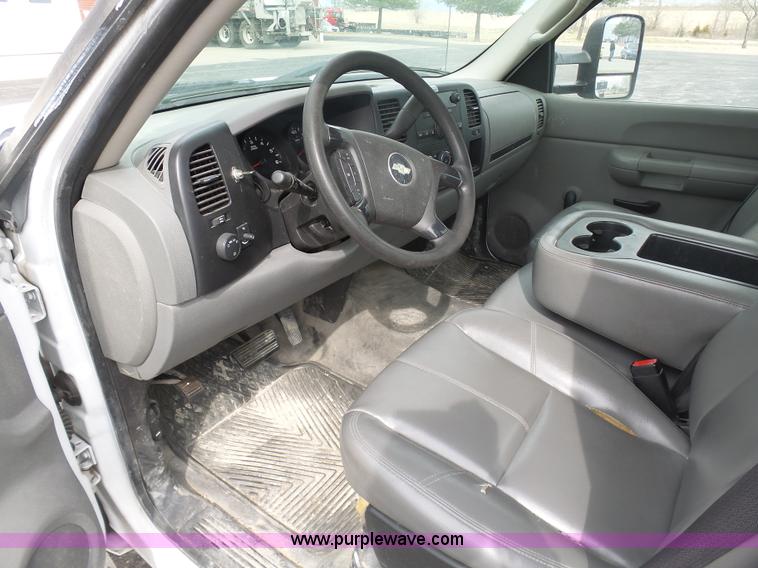 image for item BI9214 2007 Chevrolet Silverado 1500 pickup truck