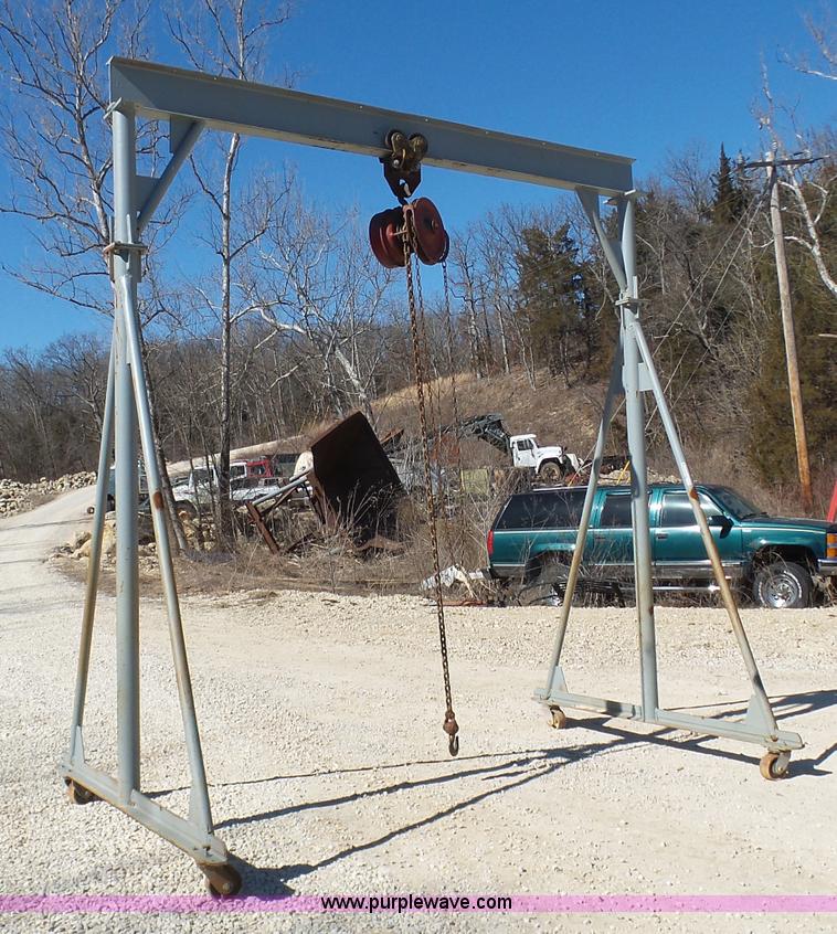 image for item BI9219 A-frame hoist