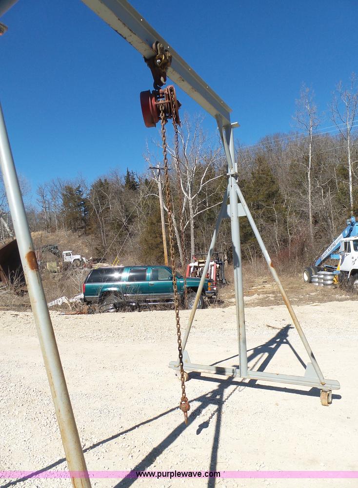 image for item BI9219 A-frame hoist