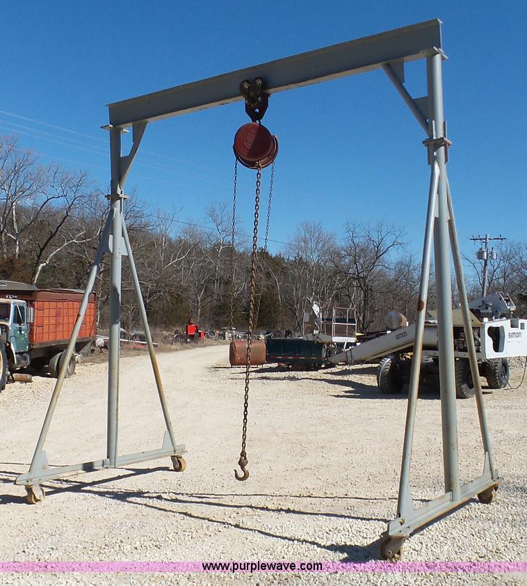 image for item BI9219 A-frame hoist