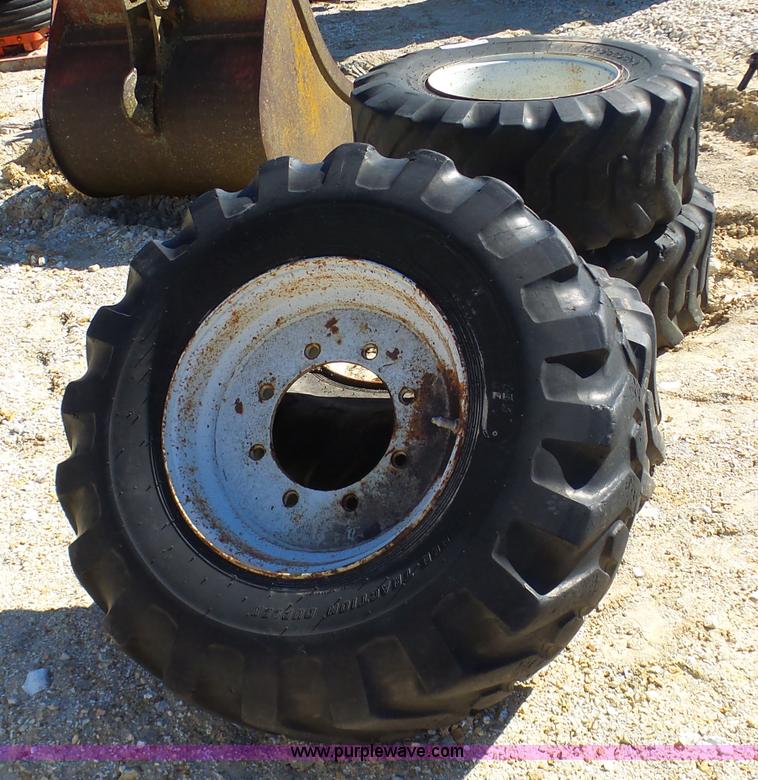image for item BI9229 (4) 15-19.5 tires