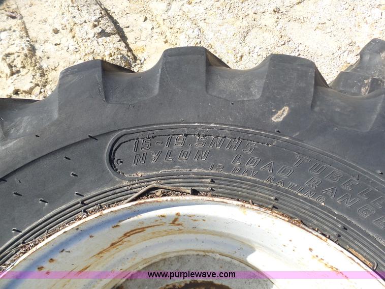 image for item BI9229 (4) 15-19.5 tires