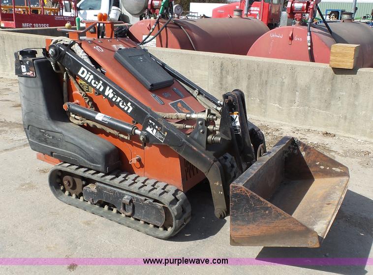 image for item BT9314 2007 Ditch Witch K350 Dingo compact loader