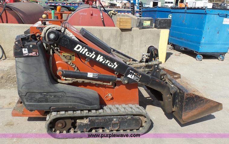image for item BT9314 2007 Ditch Witch K350 Dingo compact loader