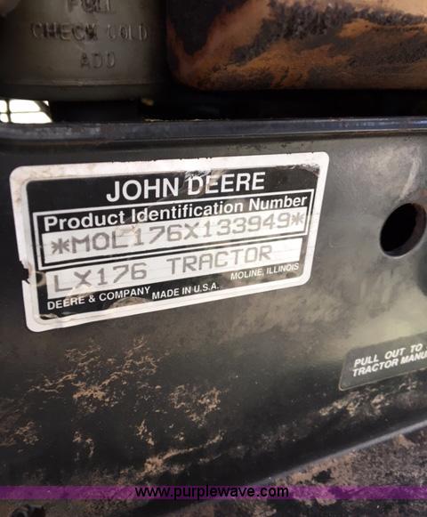 image for item F1187 John Deere LX176 lawn mower