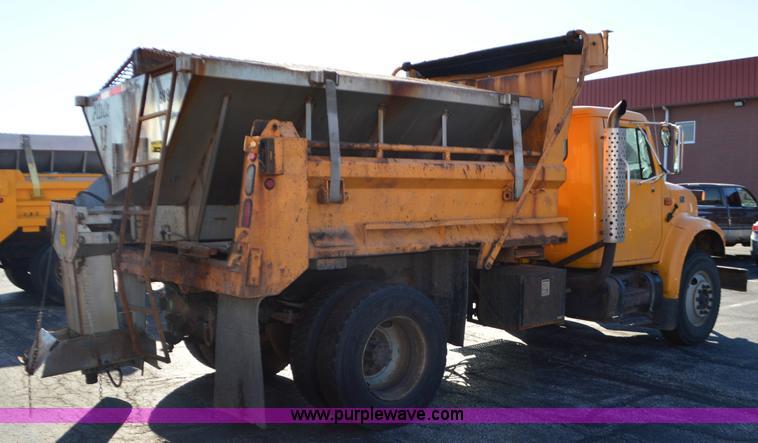 image for item I6294 2001 International 4900 dump truck