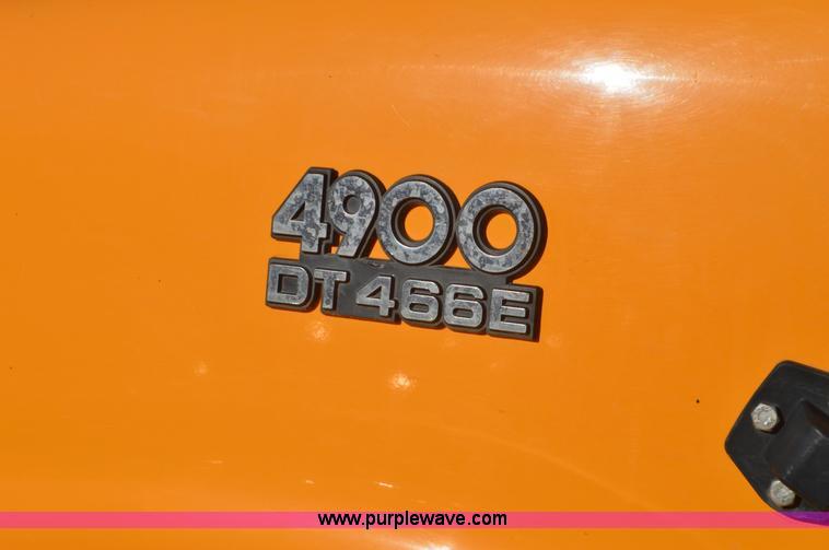 image for item I6294 2001 International 4900 dump truck