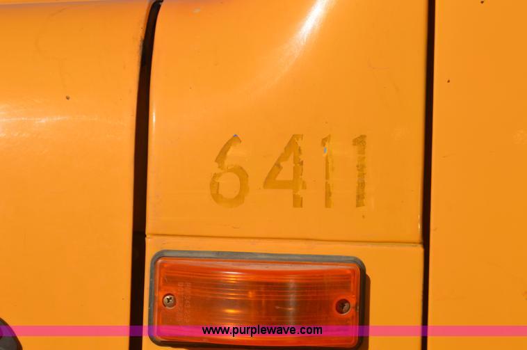 image for item I6294 2001 International 4900 dump truck