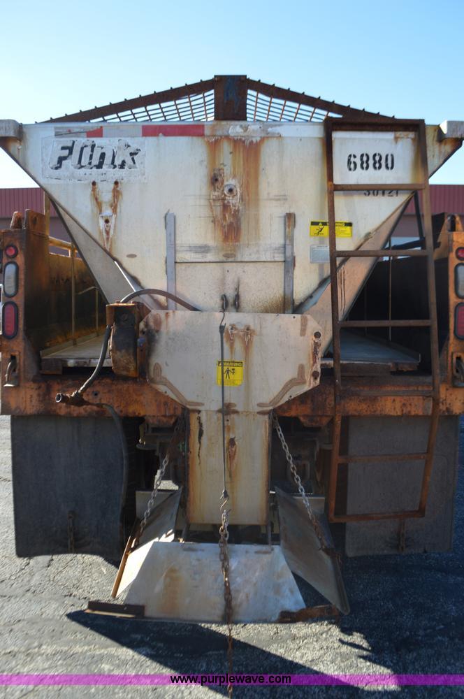 image for item I6294 2001 International 4900 dump truck