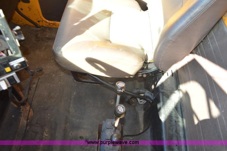 image for item I6294 2001 International 4900 dump truck