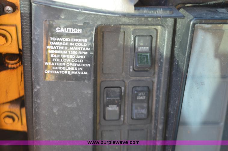 image for item I6294 2001 International 4900 dump truck