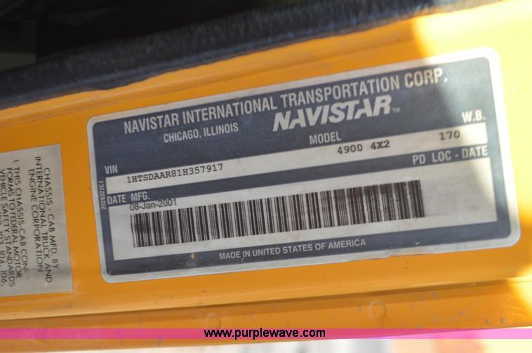 image for item I6294 2001 International 4900 dump truck