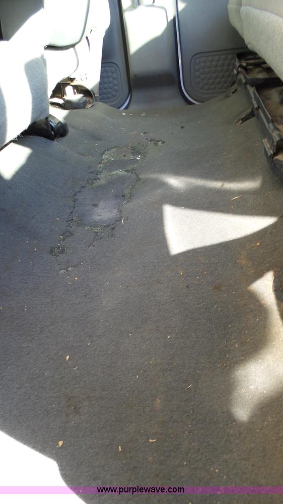 image for item J1299 2005 Ford F350 Super Duty XLT Crew Cab pickup truck