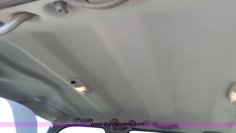 image for item J1299 2005 Ford F350 Super Duty XLT Crew Cab pickup truck