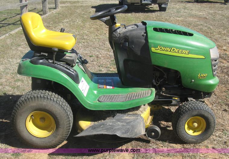 image for item J2878 John Deere L100 lawn mower