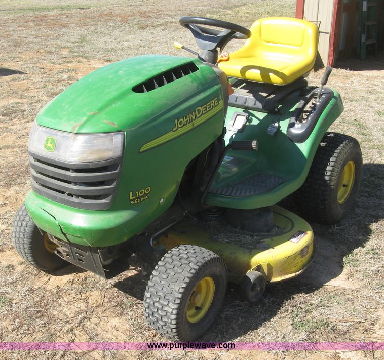 image for item J2878 John Deere L100 lawn mower