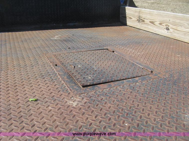 image for item J2882 1995 Ford F250 HD XLT SuperCab flatbed pickup truck