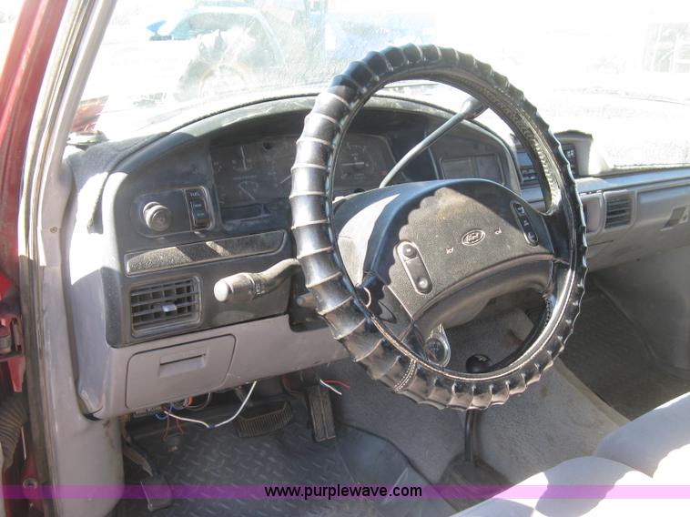 image for item J2882 1995 Ford F250 HD XLT SuperCab flatbed pickup truck