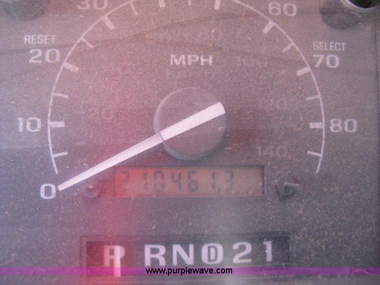 image for item J2882 1995 Ford F250 HD XLT SuperCab flatbed pickup truck