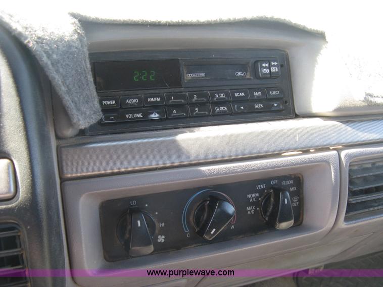 image for item J2882 1995 Ford F250 HD XLT SuperCab flatbed pickup truck