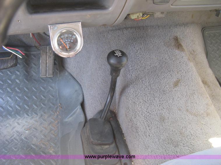 image for item J2882 1995 Ford F250 HD XLT SuperCab flatbed pickup truck