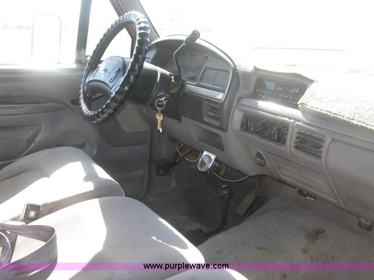 image for item J2882 1995 Ford F250 HD XLT SuperCab flatbed pickup truck