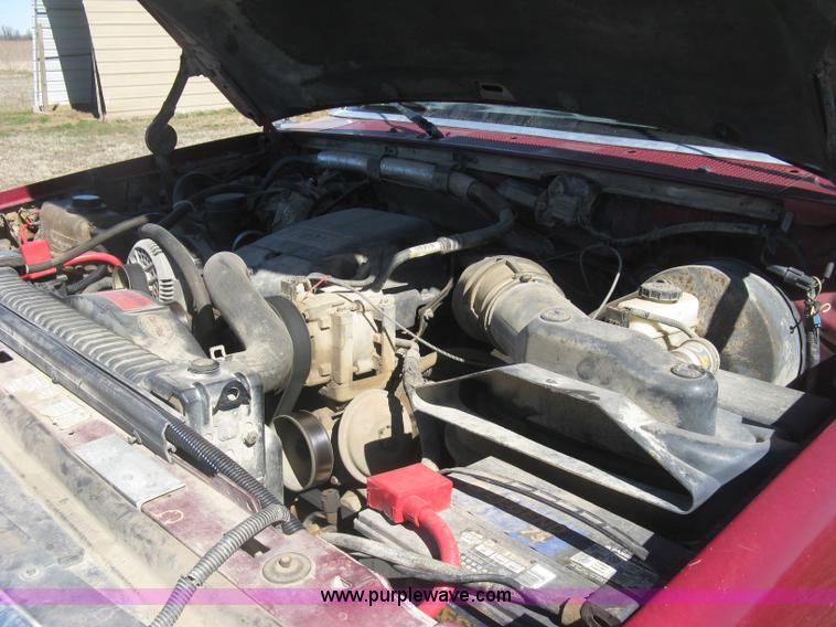 image for item J2882 1995 Ford F250 HD XLT SuperCab flatbed pickup truck