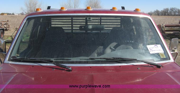 image for item J2882 1995 Ford F250 HD XLT SuperCab flatbed pickup truck