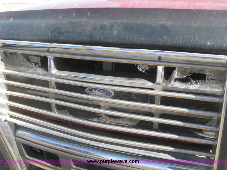 image for item J2882 1995 Ford F250 HD XLT SuperCab flatbed pickup truck