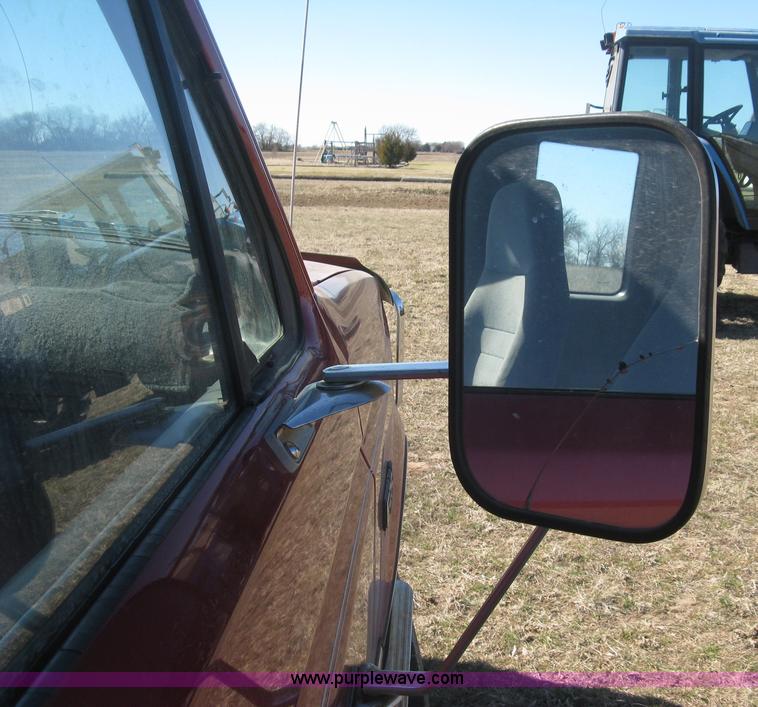 image for item J2882 1995 Ford F250 HD XLT SuperCab flatbed pickup truck