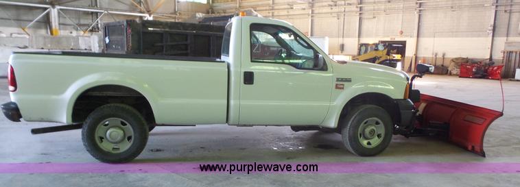 image for item J4738 2006 Ford F250 Super Duty pickup truck