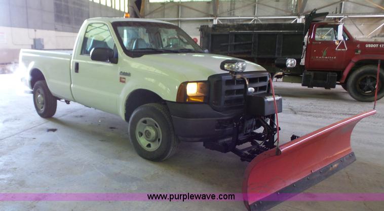 image for item J4738 2006 Ford F250 Super Duty pickup truck