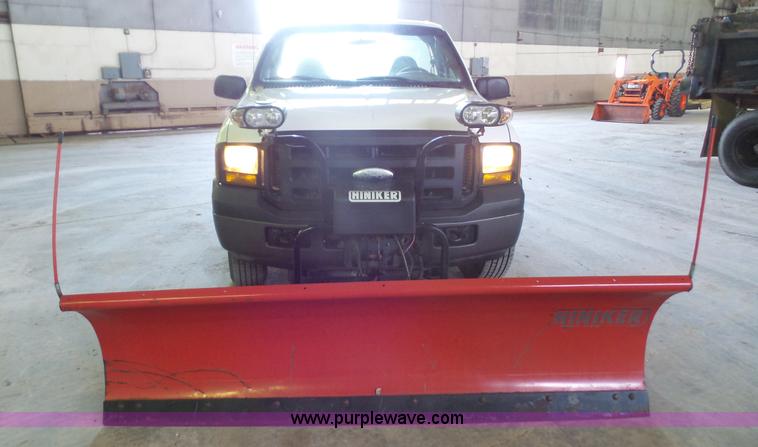 image for item J4738 2006 Ford F250 Super Duty pickup truck