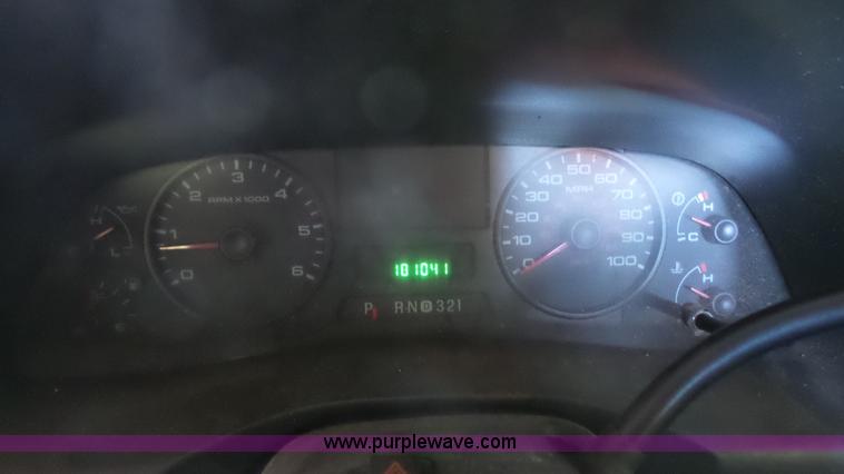 image for item J4738 2006 Ford F250 Super Duty pickup truck